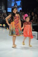 Kids walk the ramp for Nishka Lulla Show at Kids Fashion Week day 3 on 19th Jan 2012 (20).JPG